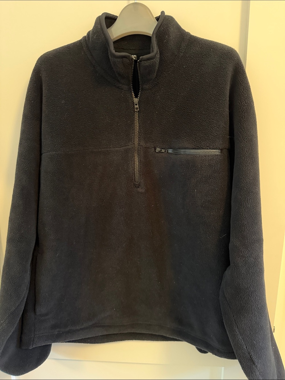 Like New Uniqlo Men's Half-Zip Fleece Pullover - Black